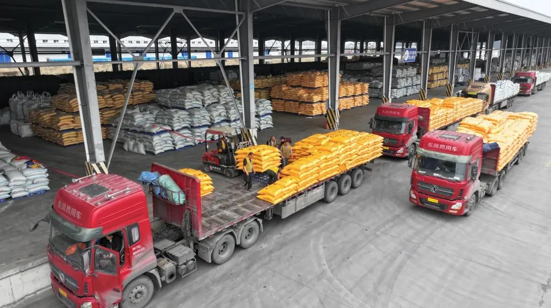 四川農(nóng)村日報：四川美豐力保農(nóng)資供應不斷檔